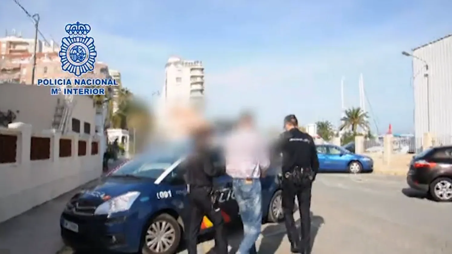 Momento de la detención del fugitivo alemán en Dènia