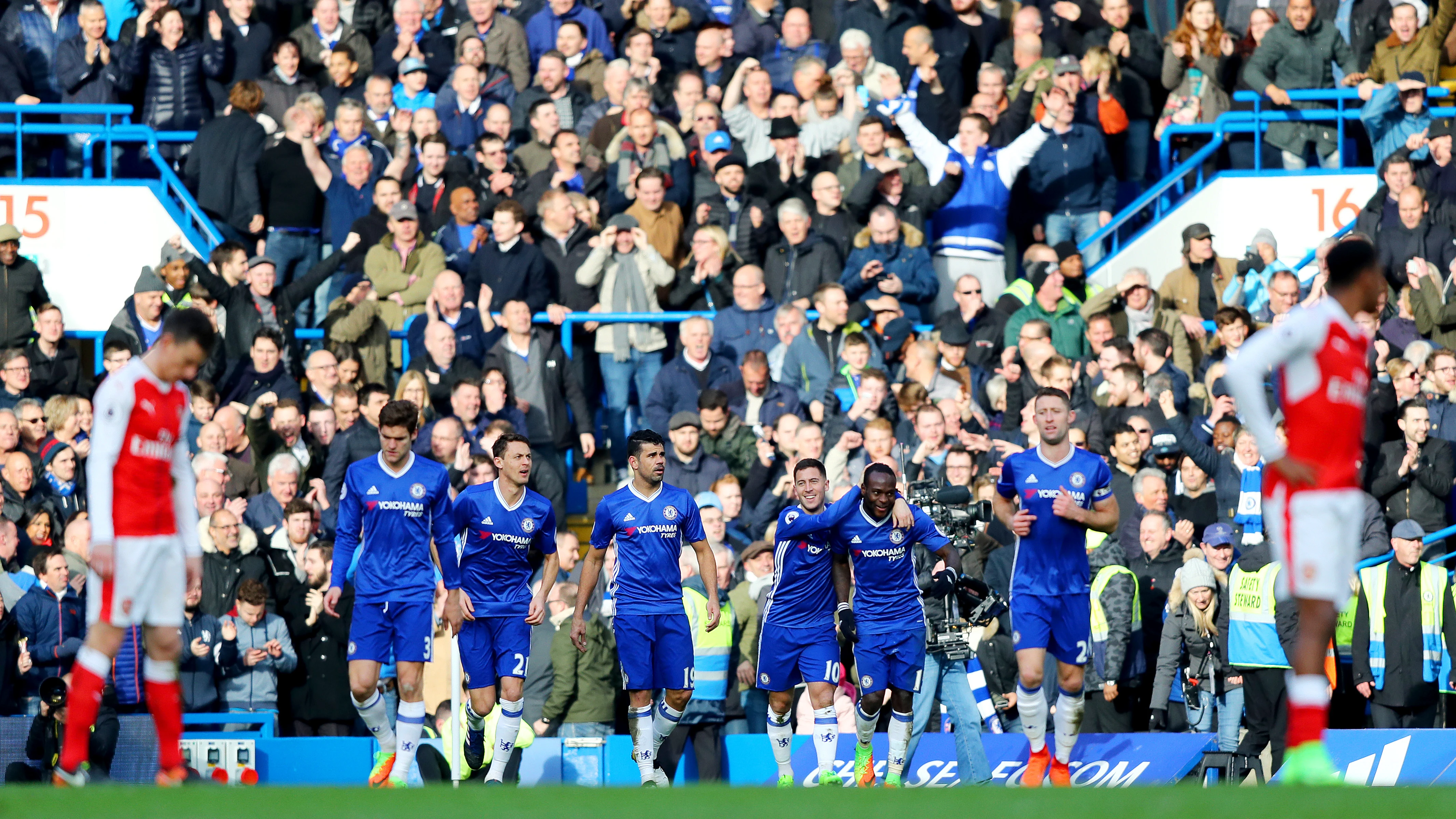 Hazard celebra su gol ante el Arsenal