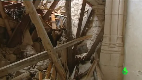 Frame 17.716425 de: iglesia rota Frame 17.716425 de: iglesia rota