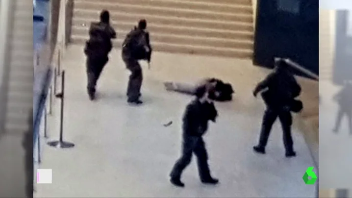 Frame 2.6379 de: El sospechoso del ataque en el Louvre publicó en las redes: "no hay paz en la guerra" Frame 2.6379 de: El sospechoso del ataque en el Louvre publicó en las redes: "no hay paz en la guerra"