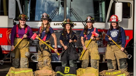 Mujeres estadounidenses se revelan contra Trump bajo #DressLikeAWoman Mujeres estadounidenses se revelan contra Trump bajo #DressLikeAWoman