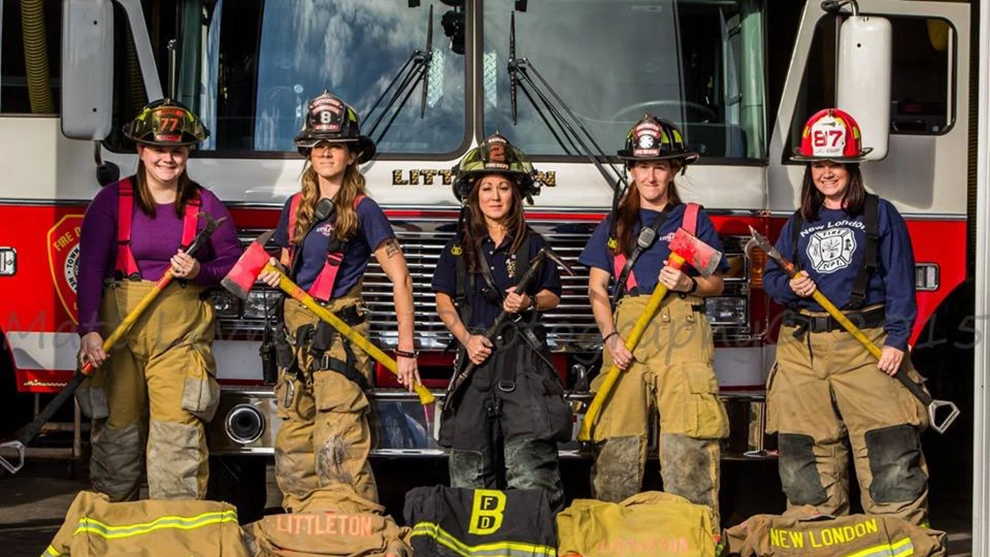 Mujeres estadounidenses se revelan contra Trump bajo #DressLikeAWoman Mujeres estadounidenses se revelan contra Trump bajo #DressLikeAWoman