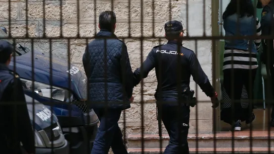 Miguel López, trasladado a los Juzgados de Alicante tras negar la autoría del crimen ante la Policía Miguel López,trasladado a los Juzgados de Alicante tras negar la autoría del crimen ante la Policía