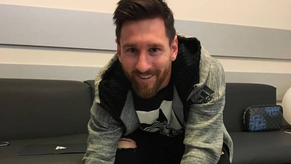 Leo Messi, renovando con Adidas