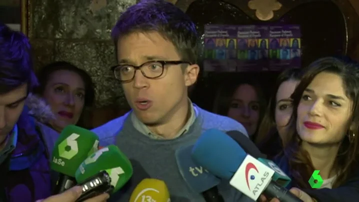 Frame 17.299795 de: Errejón responde a Hernando: "Preocupaos por vuestro próximo Congreso, no vaya a ser en un centro penitenciario"