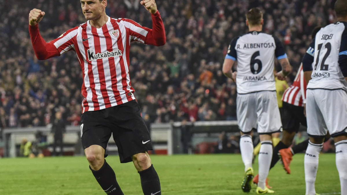 Aduriz celebra un gol con el Athletic