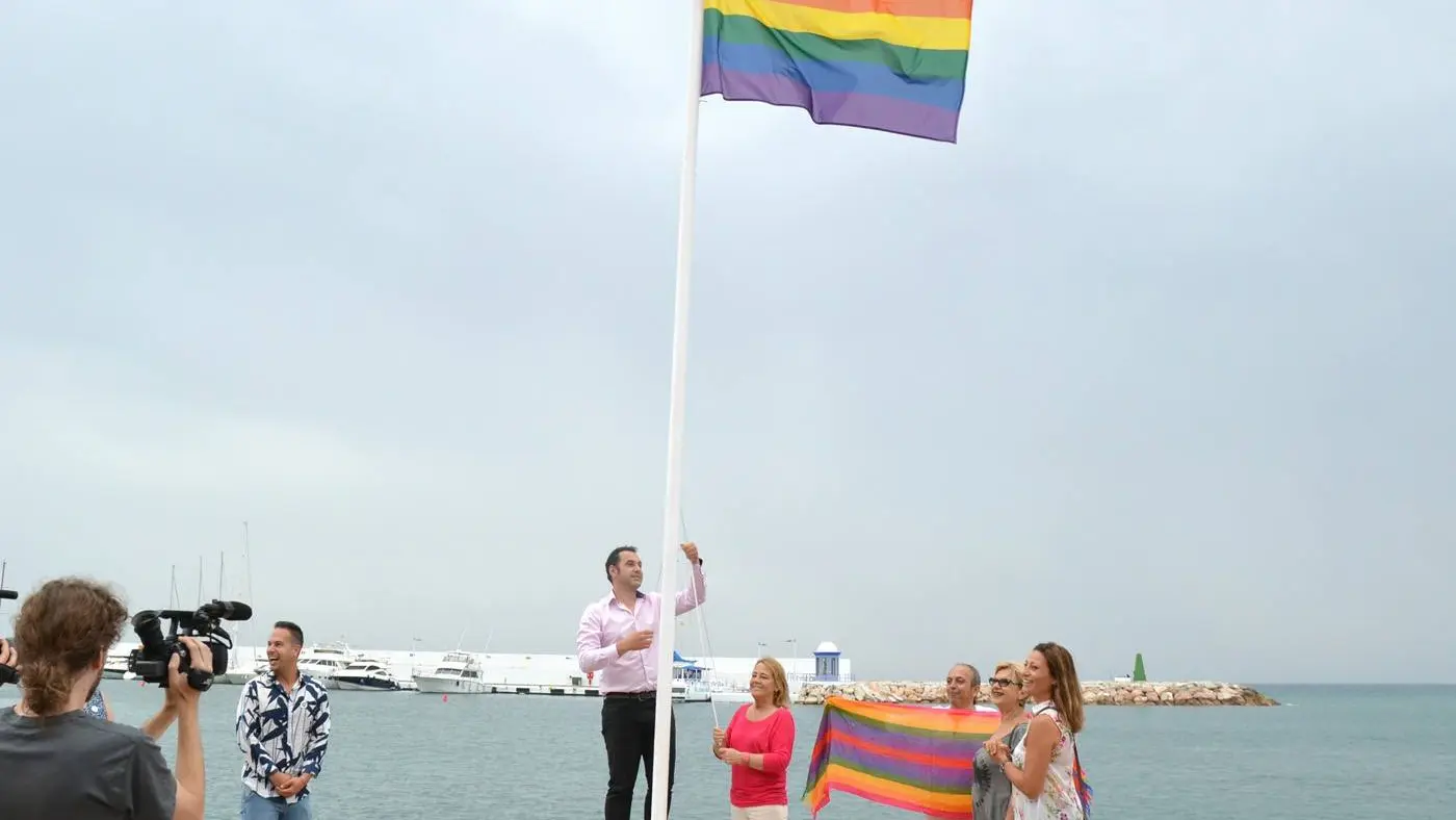 Bandera LGTBI en Marbella Bandera LGTBI en Marbella