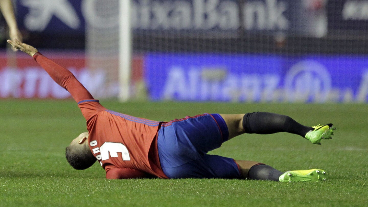 Tano, despu&eacute;s de lesionarse en la pierna derecha