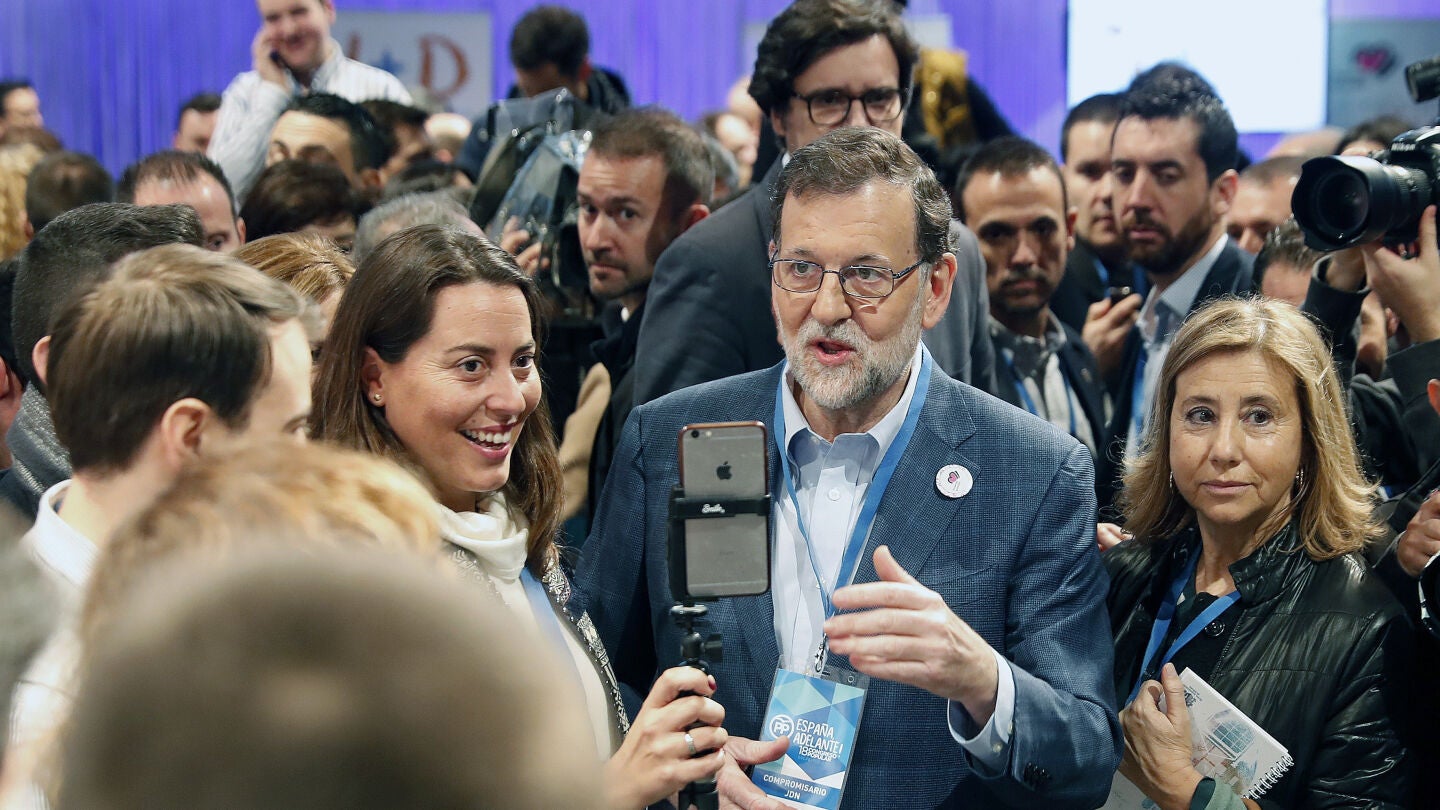Mariano Rajoy a su llegada al Congreso del PP