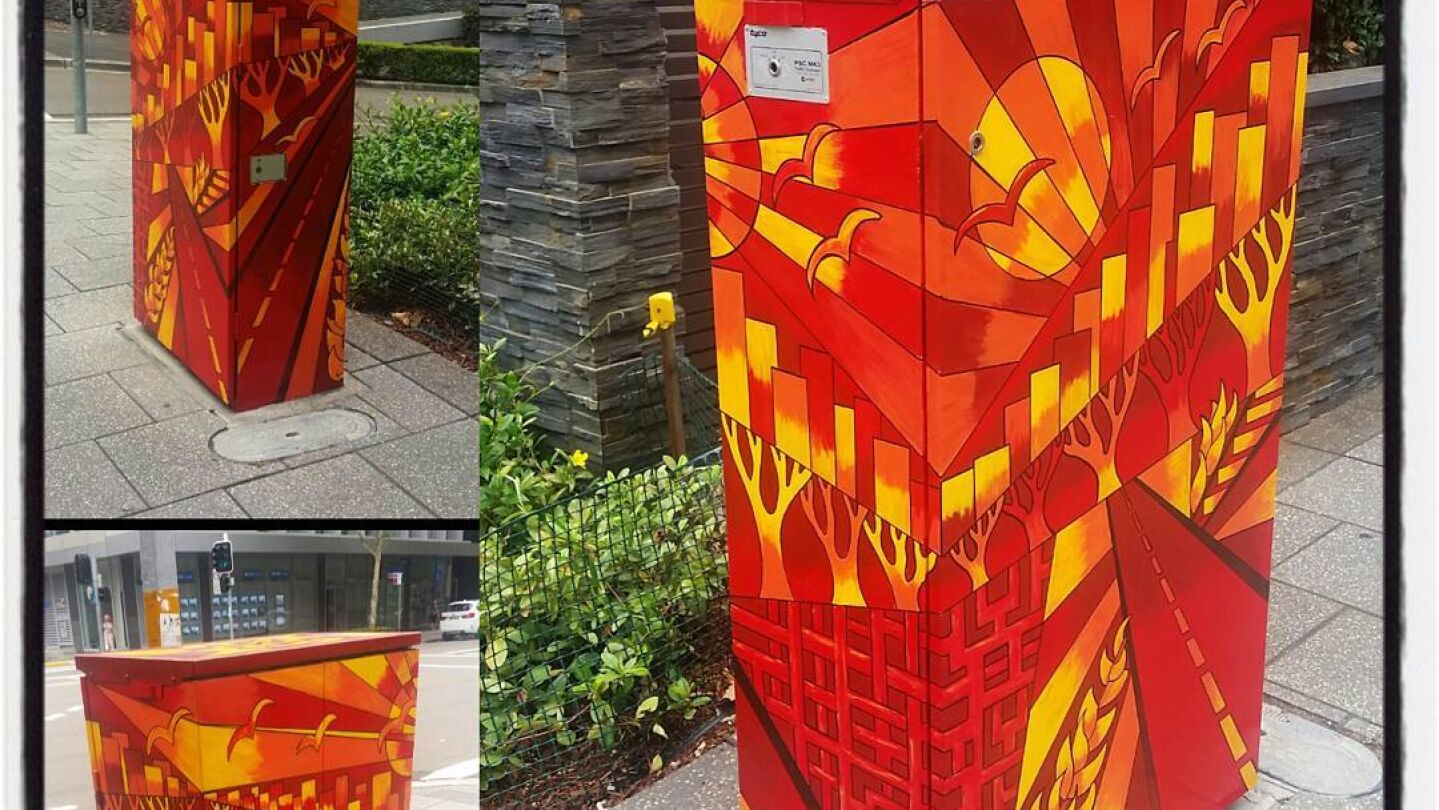 Caja de luz pintada por Matt McLarty