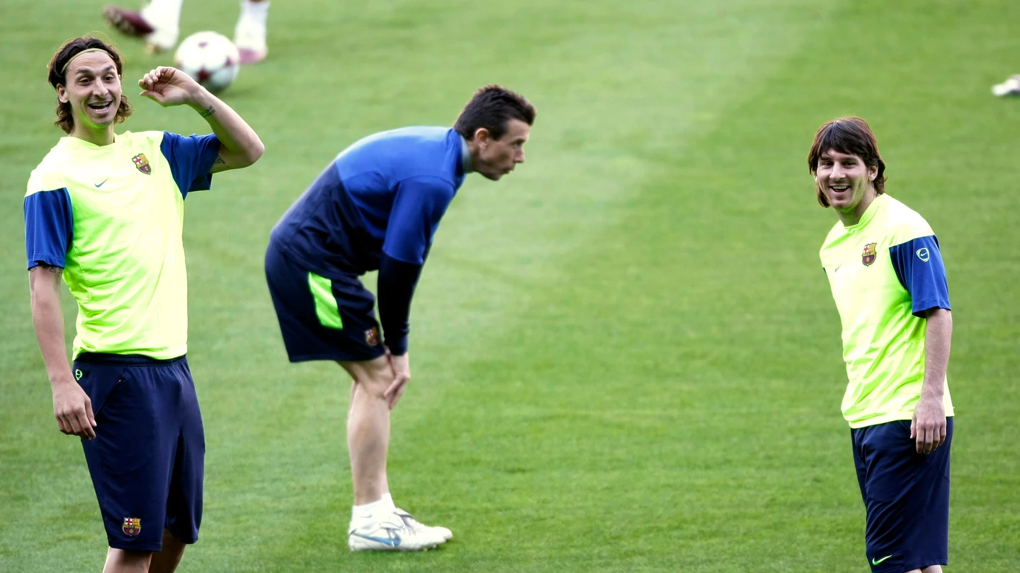 Ibrahimovic y Messi, durante un entrenamiento con el Barcelona Ibrahimovic y Messi, durante un entrenamiento con el Barcelona