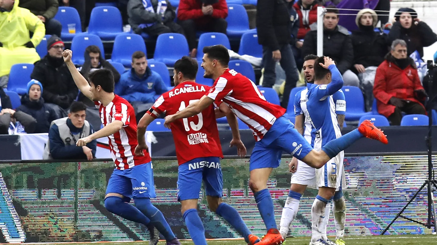 Roberto Canella celebra el primer gol del Sporting contra el Leganés Roberto Canella celebra el primer gol del Sporting contra el Leganés
