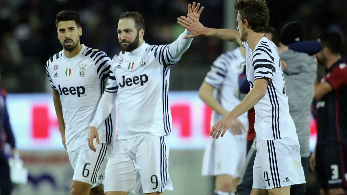 La Juventus celebra un gol de Higuaín