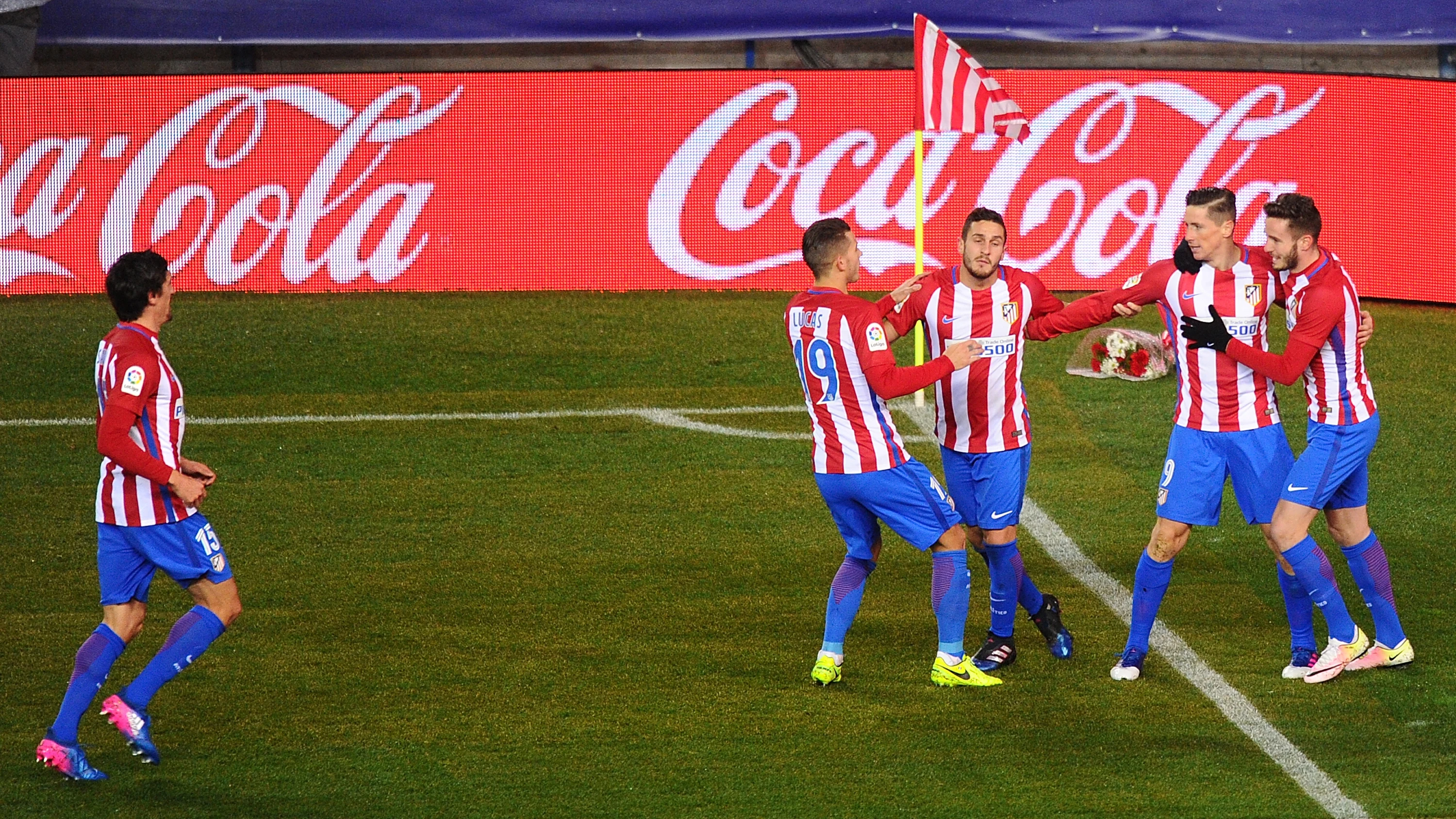 Los jugadores del Atlético de Madrid celebran el gol de Torres contra el Celta de Vigo