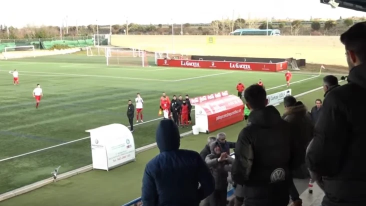 Pelea entre el Presidente de un club salmantino y unos aficionados Pelea entre el Presidente de un club salmantino y unos aficionados