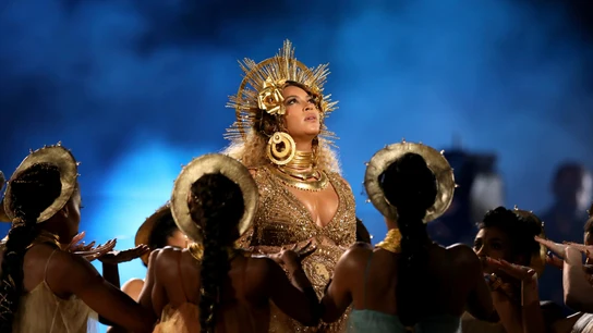 Beyoncé durante su actuación en losPremios Grammy 2017 estando embarazada. Beyoncé durante su actuación en losPremios Grammy 2017 estando embarazada.