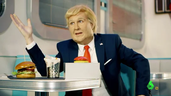 Frame 201.37942 de: La esperada imitación de Joaquín Reyes de Trump: "Hola, soy Donald y desde que soy presidente estoy desatado" Frame 201.37942 de: La esperada imitación de Joaquín Reyes de Trump: "Hola, soy Donald y desde que soy presidente estoy desatado"