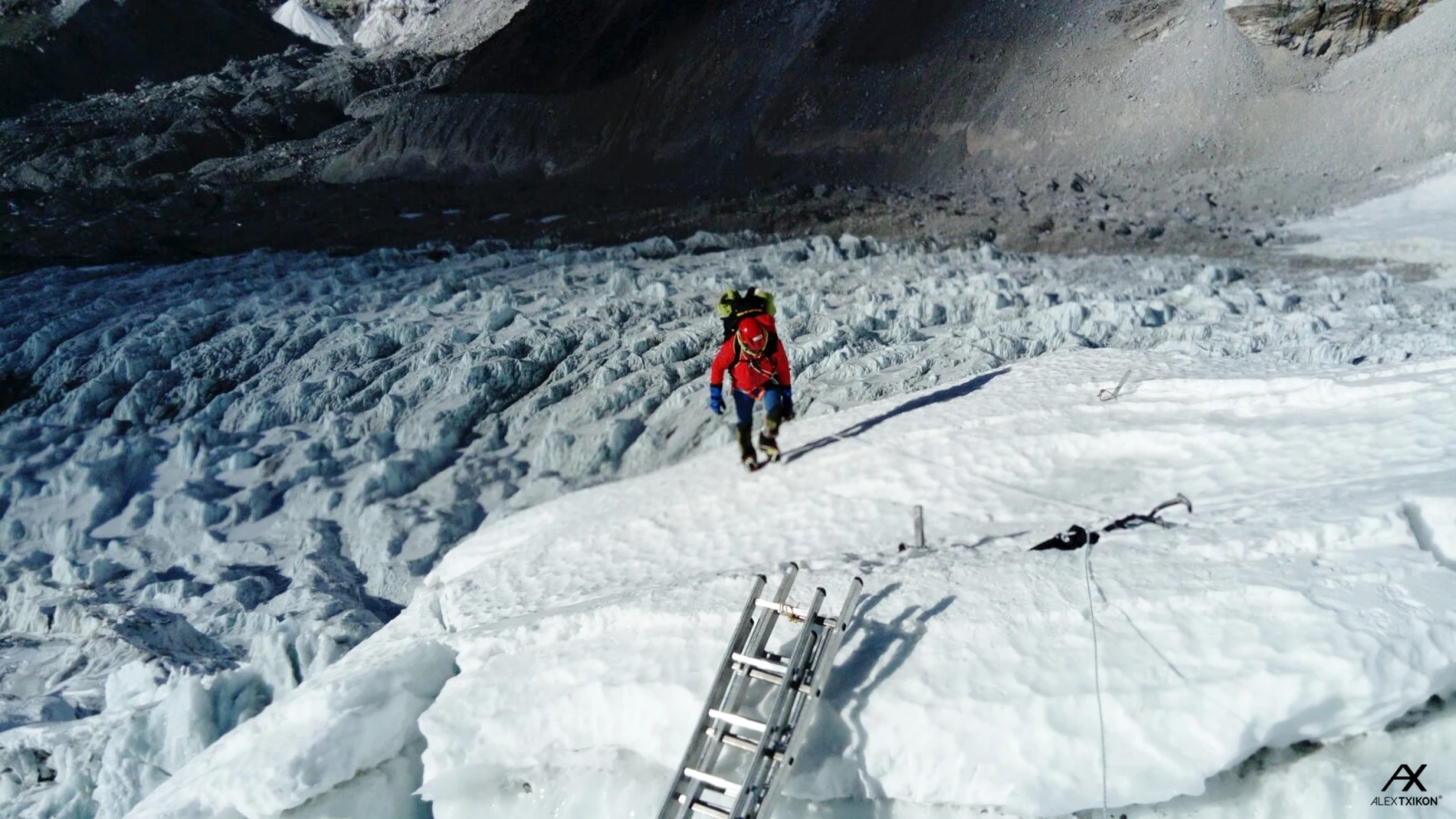 Alex Txikon en la subida al Everest