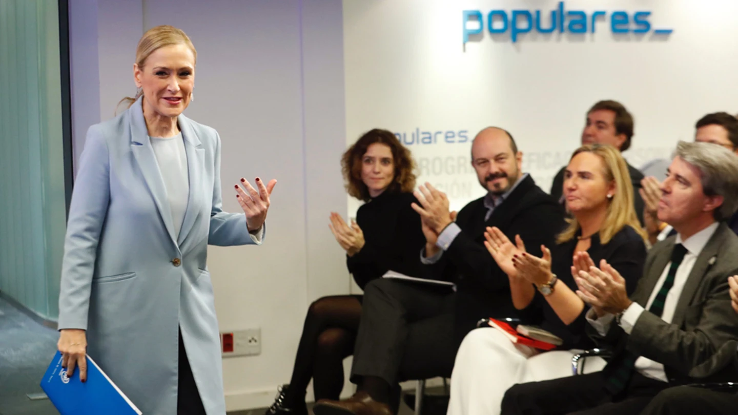 Cifuentes a la llegada de la reunión de la gestora del PP de Madrid Cifuentes a la llegada de la reunión de la gestora del PP de Madrid