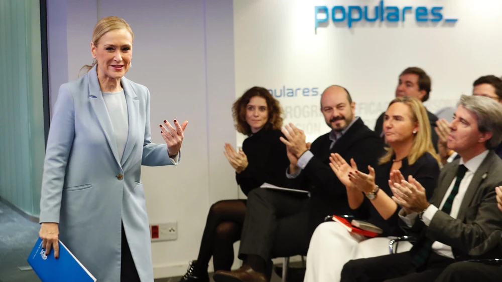Cifuentes a la llegada de la reunión de la gestora del PP de Madrid Cifuentes a la llegada de la reunión de la gestora del PP de Madrid