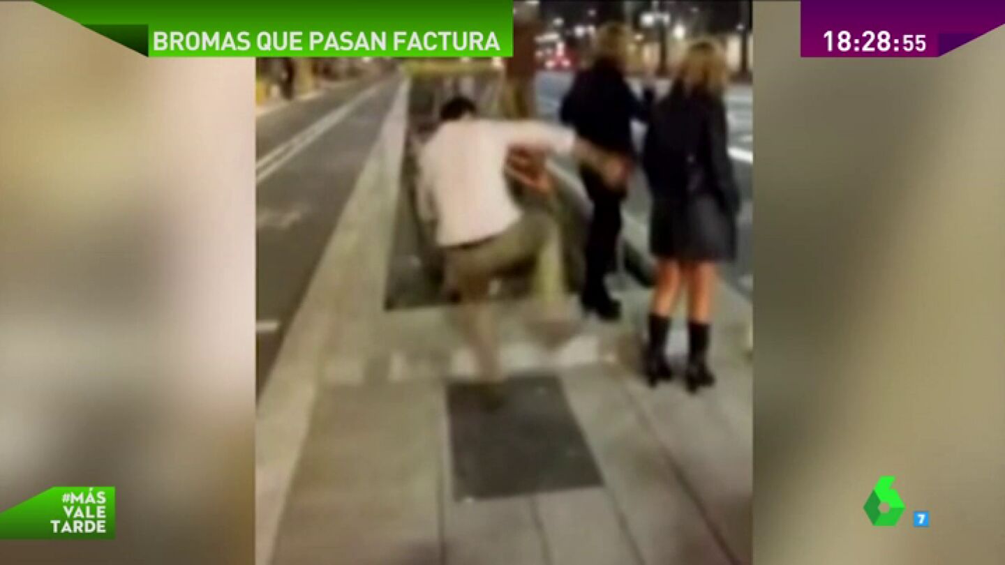 Frame 2.64983 de: YOUTUBERS