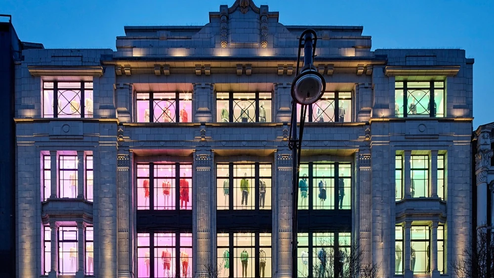 Fachada de una tienda de Uniqlo