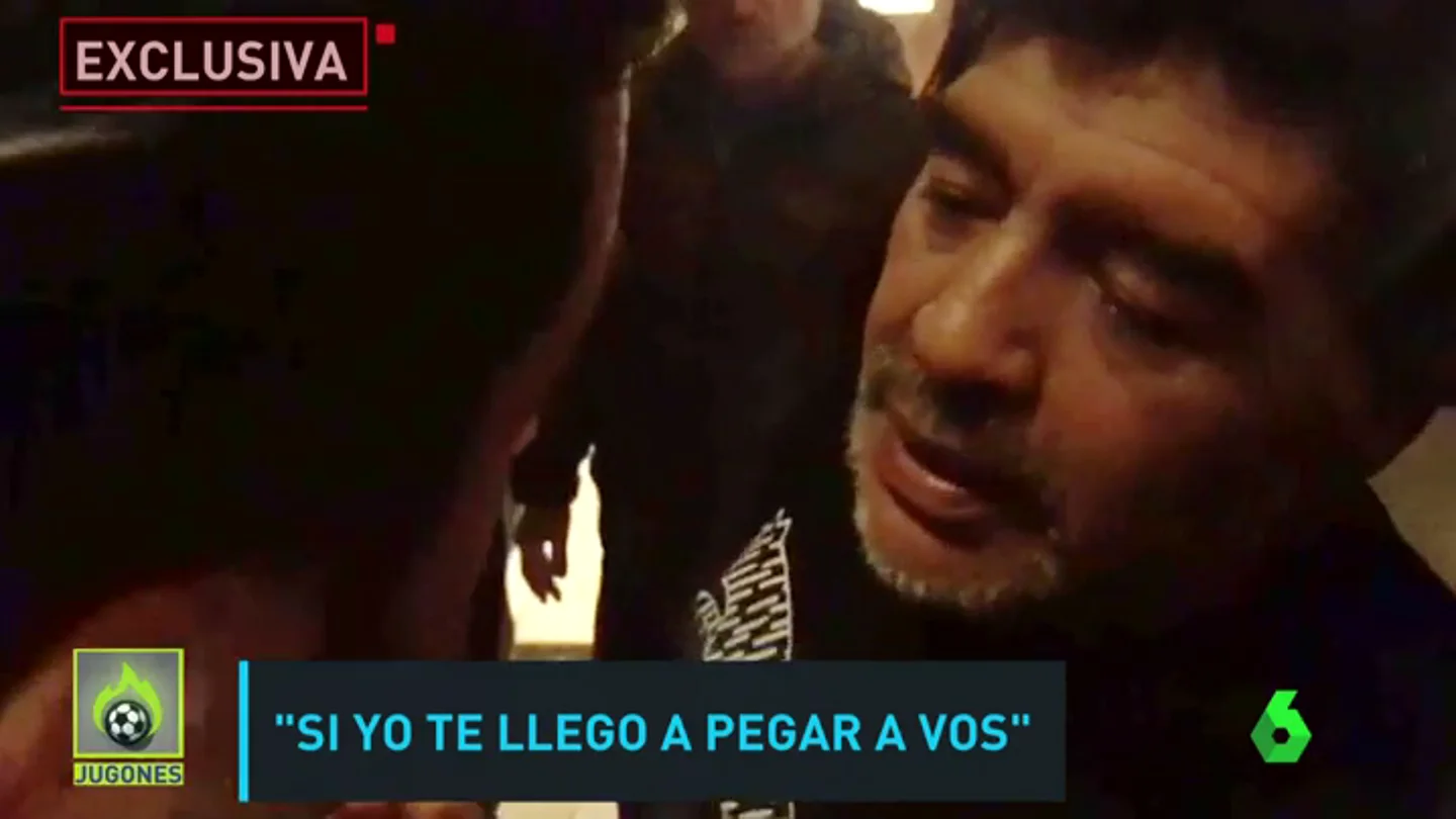 Frame 20.418888 de: Bronca entre Maradona y un periodista en el hotel del Nápoles en Madrid: "Acuérdate de que si te pego mano a mano, te estropeo" Frame 20.418888 de: Bronca entre Maradona y un periodista en el hotel del Nápoles en Madrid: "Acuérdate de que si te pego mano a mano, te estropeo"