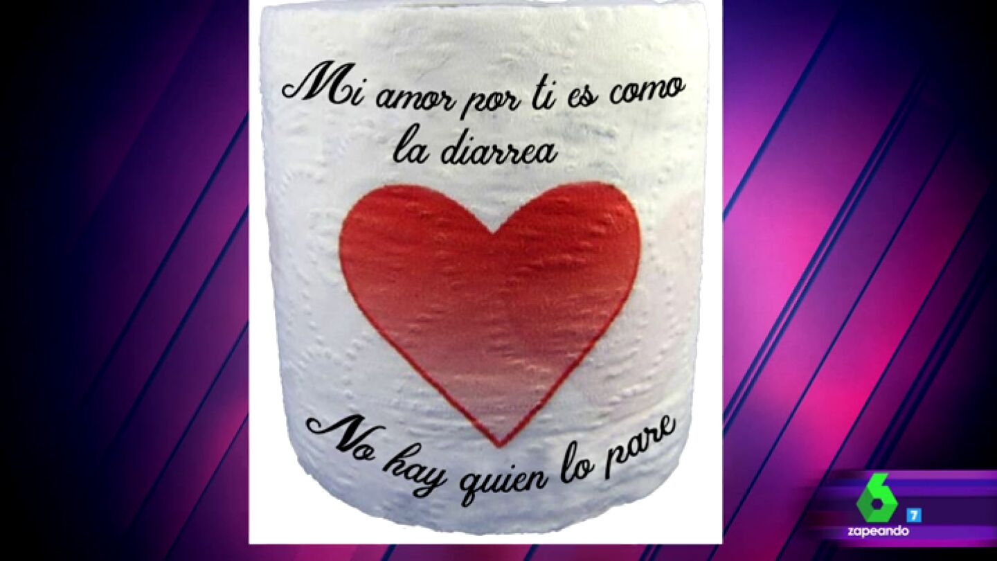 Frame 70.248617 de: Ropa interior para dos,un ramo de flores de bacon, papel higi&eacute;nico con mensaje: los peores regalos de San Valent&iacute;n