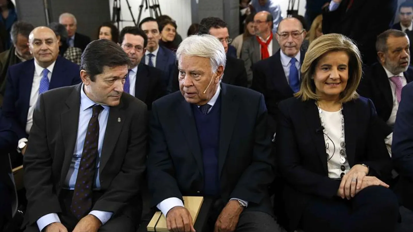 Javier Fernández, Felipe González y Fátima Báñez Javier Fernández, Felipe González y Fátima Báñez