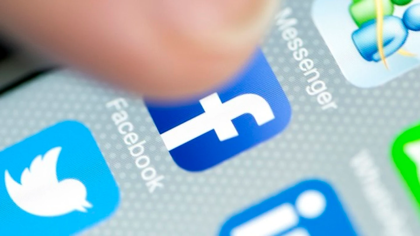 Facebook puede estar dañando tu relación amorosa Facebook puede estar dañando tu relación amorosa