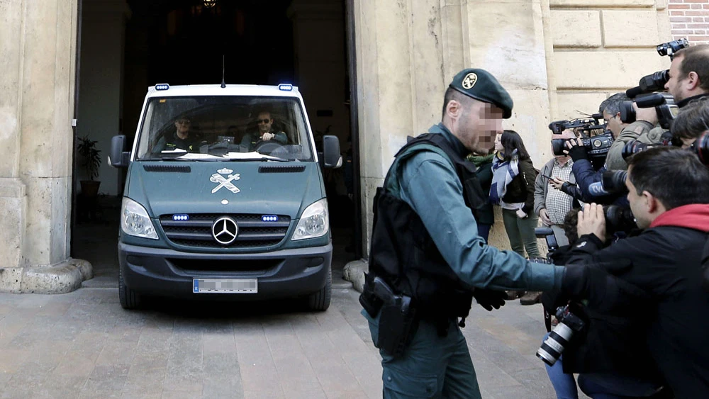 Furgón de la Guardia Civil trasladando a Correa, Crespo y El Bigotes