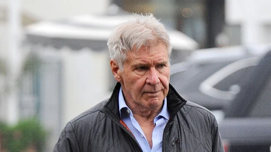 Harrison Ford paseando por Beverly Hills Harrison Ford paseando por Beverly Hills