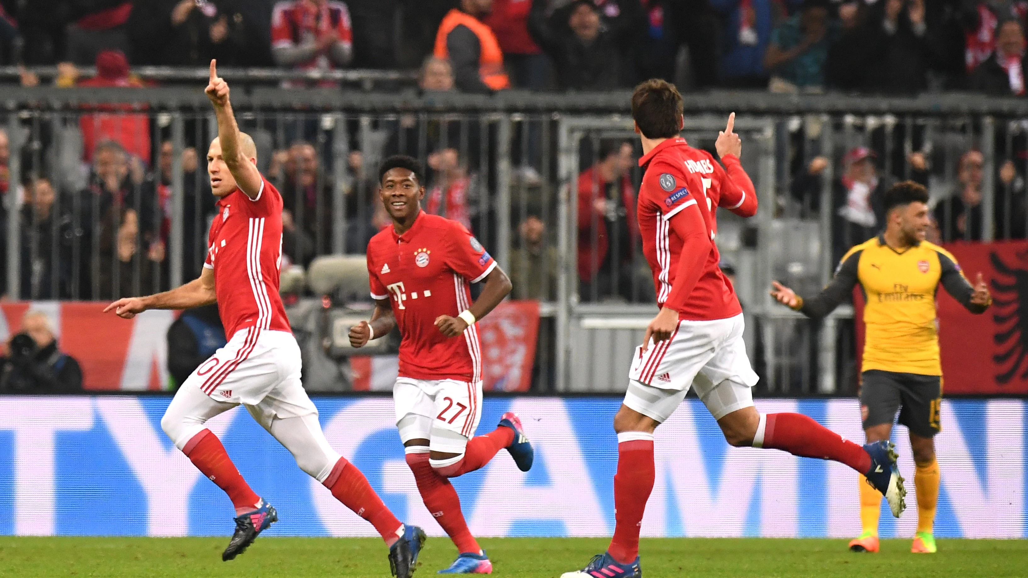 Robben celebra su gol ante el Arsenal