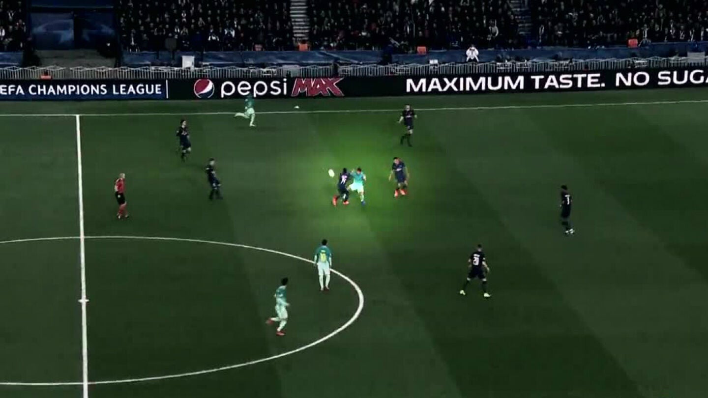 Presi&oacute;n intensa de Rabiot ante el Barcelona