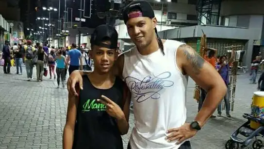 Juan Manaure posa con su hijo Juan Manaure posa con su hijo