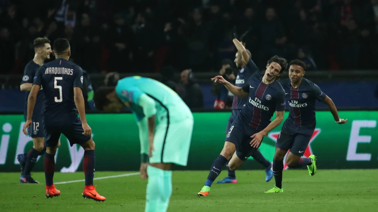 Neymar, cabizbajo en el gol de Cavani Neymar, cabizbajo en el gol de Cavani