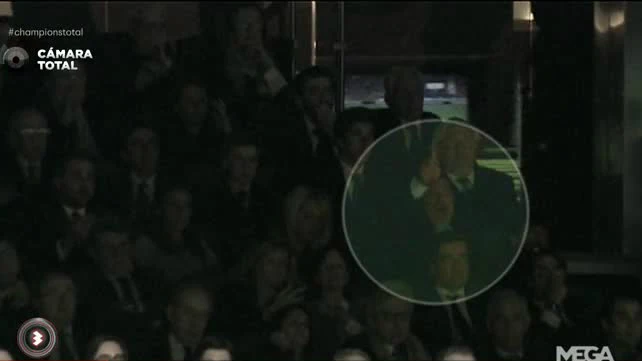 Maradona, en el palco del Santiago Bernabéu viendo el Madrid-Nápoles