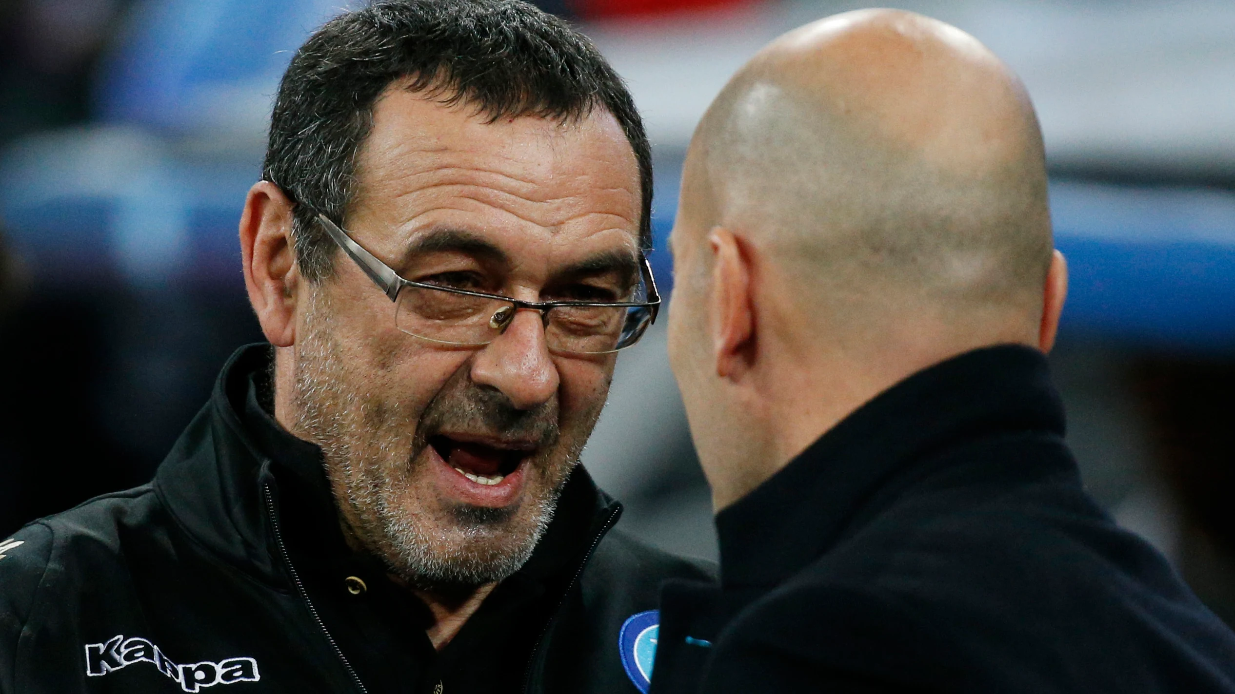 Sarri saluda a Zidane antes de dar comienzo el partido Sarri saluda a Zidane antes de dar comienzo el partido