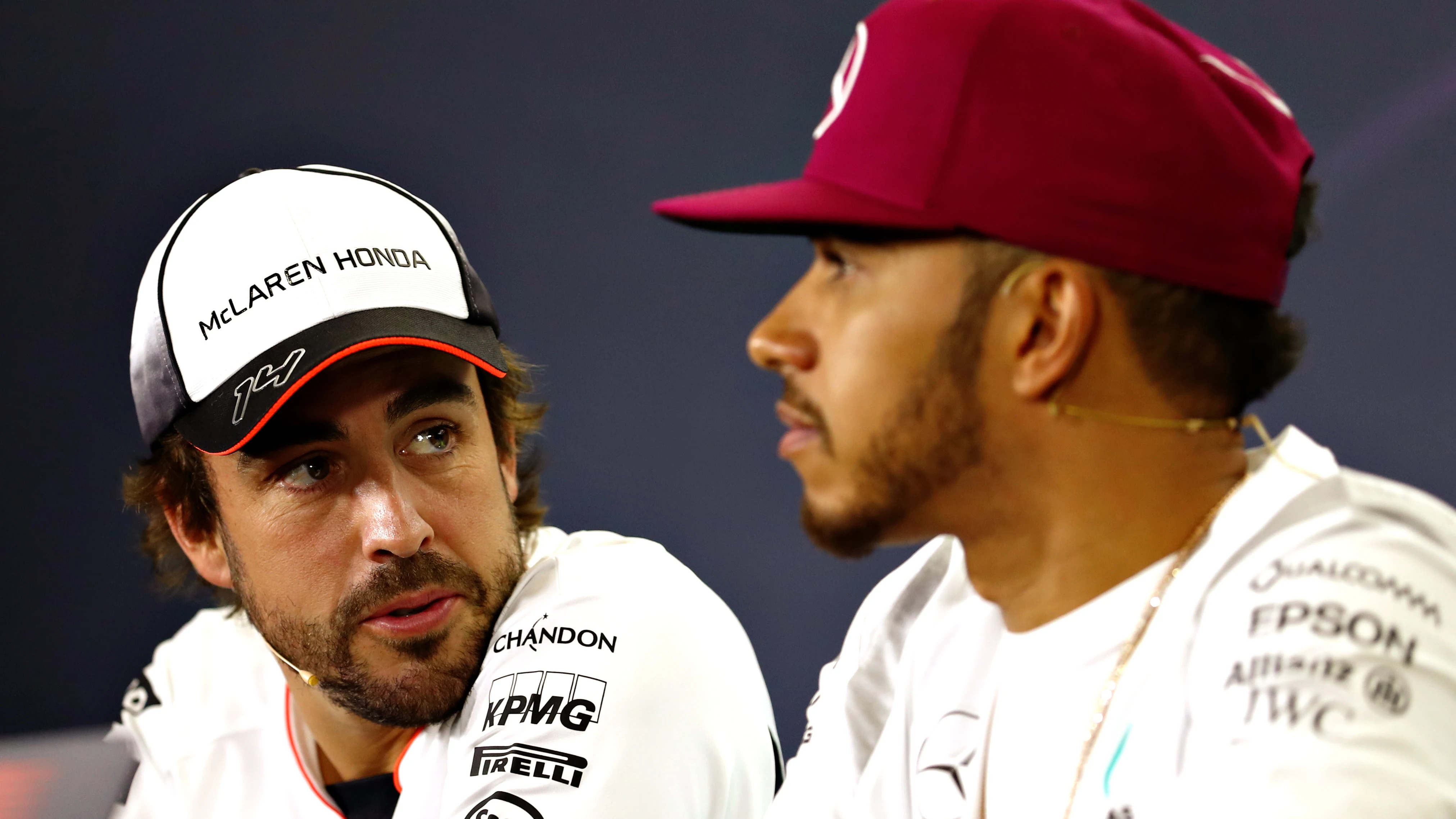 Fernando Alonso y Lewis Hamilton, en una rueda de prensa