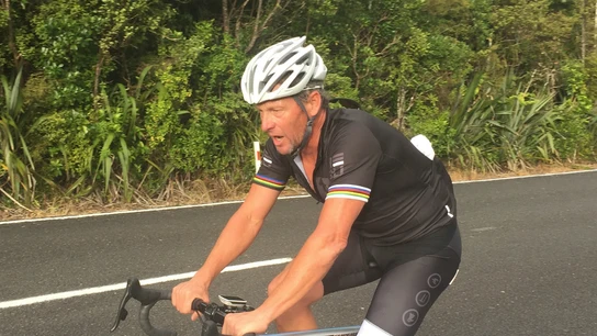 Armstrong, sobre una bicicleta Armstrong, sobre una bicicleta