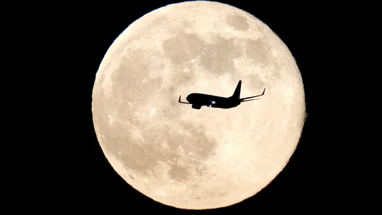 Los turistas espaciales podrán sobrevolar la Luna dentro de 5 años Los turistas espaciales podrán sobrevolar la Luna dentro de 5 años