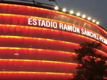 La iluminación del Sánchez Pizjuan antes de recibir al Leicester La iluminación del Sánchez Pizjuan antes de recibir al Leicester