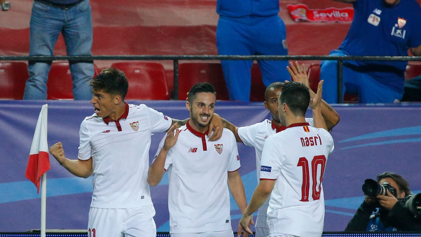 Los jugadores del Sevilla celebran un gol al Leicester Los jugadores del Sevilla celebran un gol al Leicester