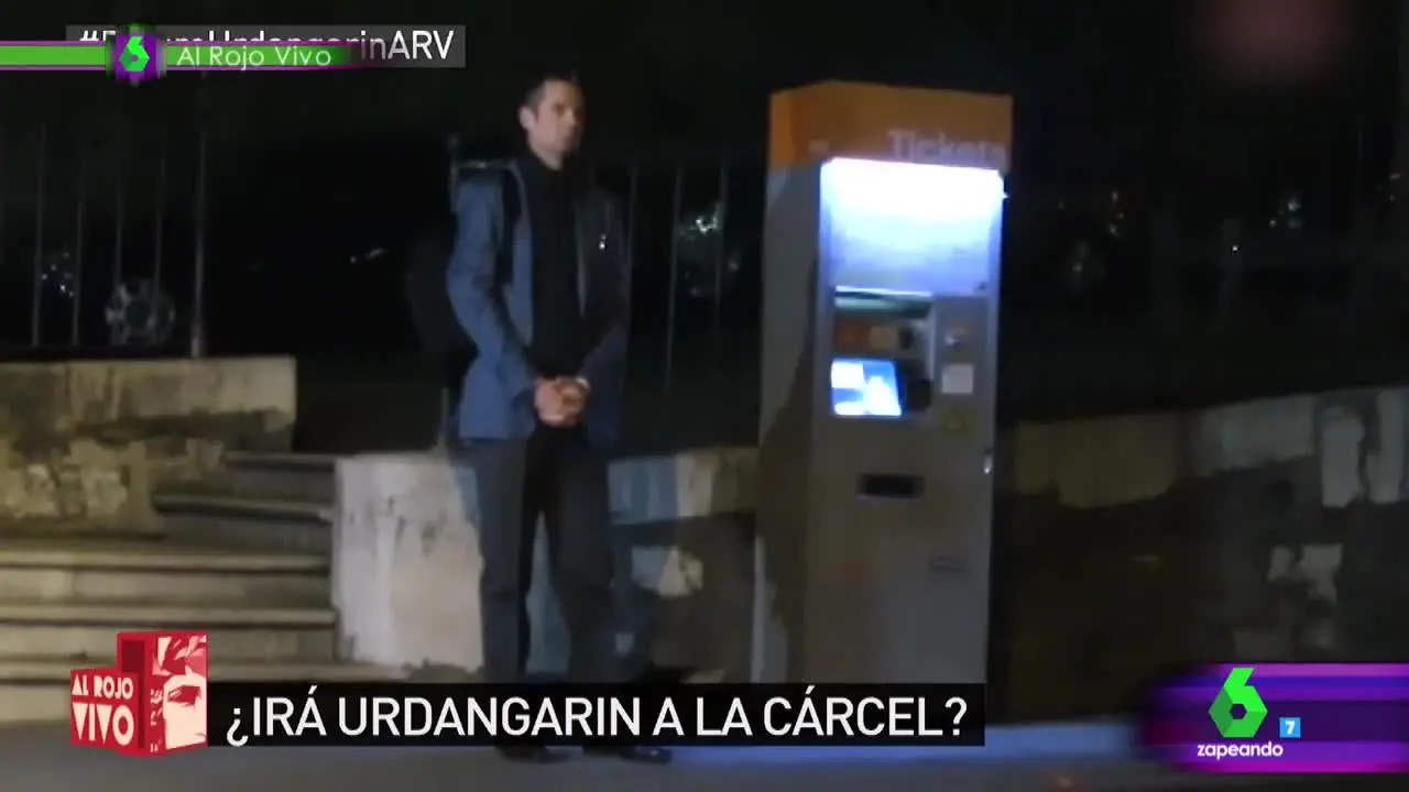 Iñaki Urdangarin esperando el autobús
