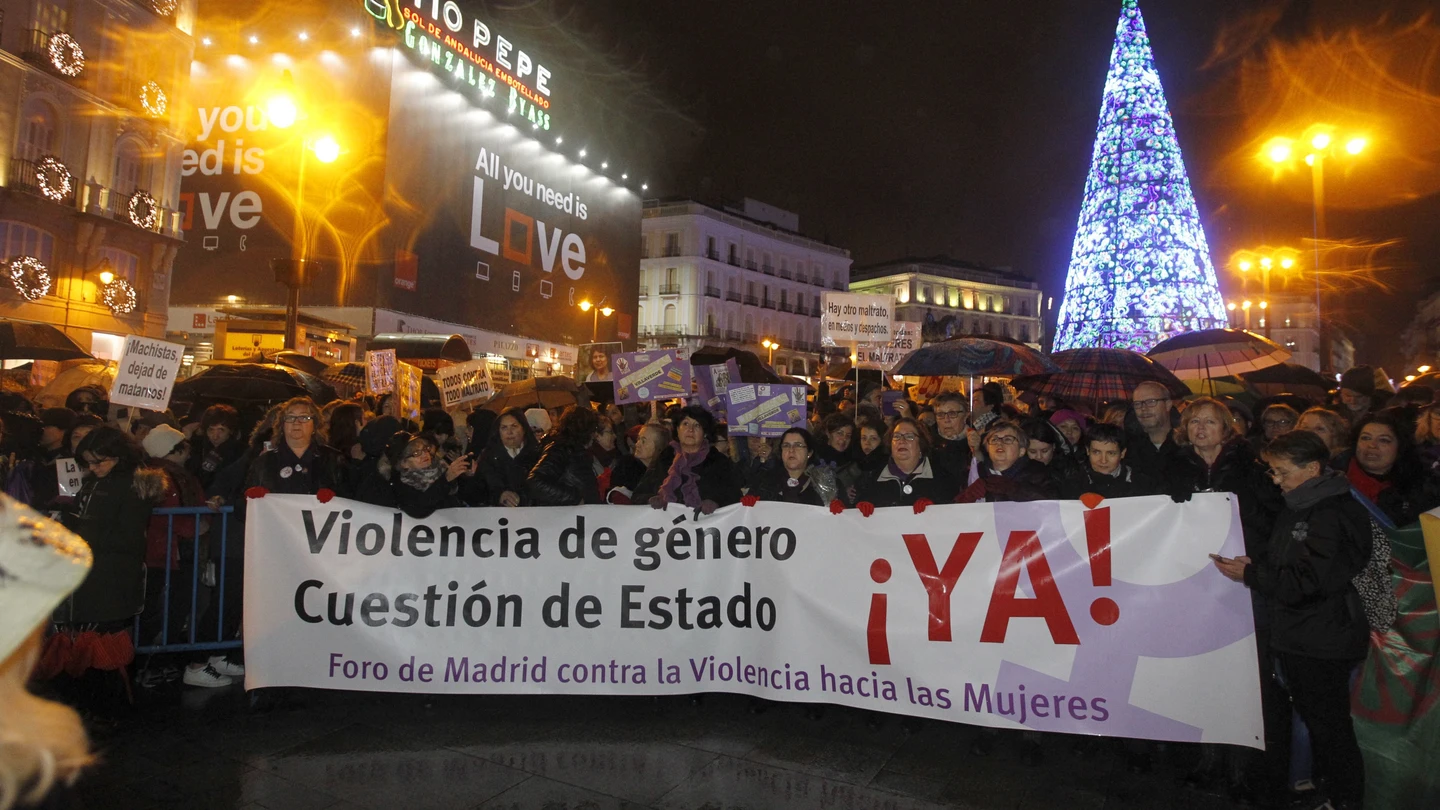 Llegada a la Puerta del Sol de una manifestación convocada por la Coordinadora Feminista Estatal en Madrid, con motivo del Día Internacional por la Eliminación de la Violencia hacia las Mujeres Llegada a la Puerta del Sol de una manifestación convocada por la Coordinadora Feminista Estatal en Madrid, con motivo del Día Internacional por la Eliminación de la Violencia hacia las Mujeres