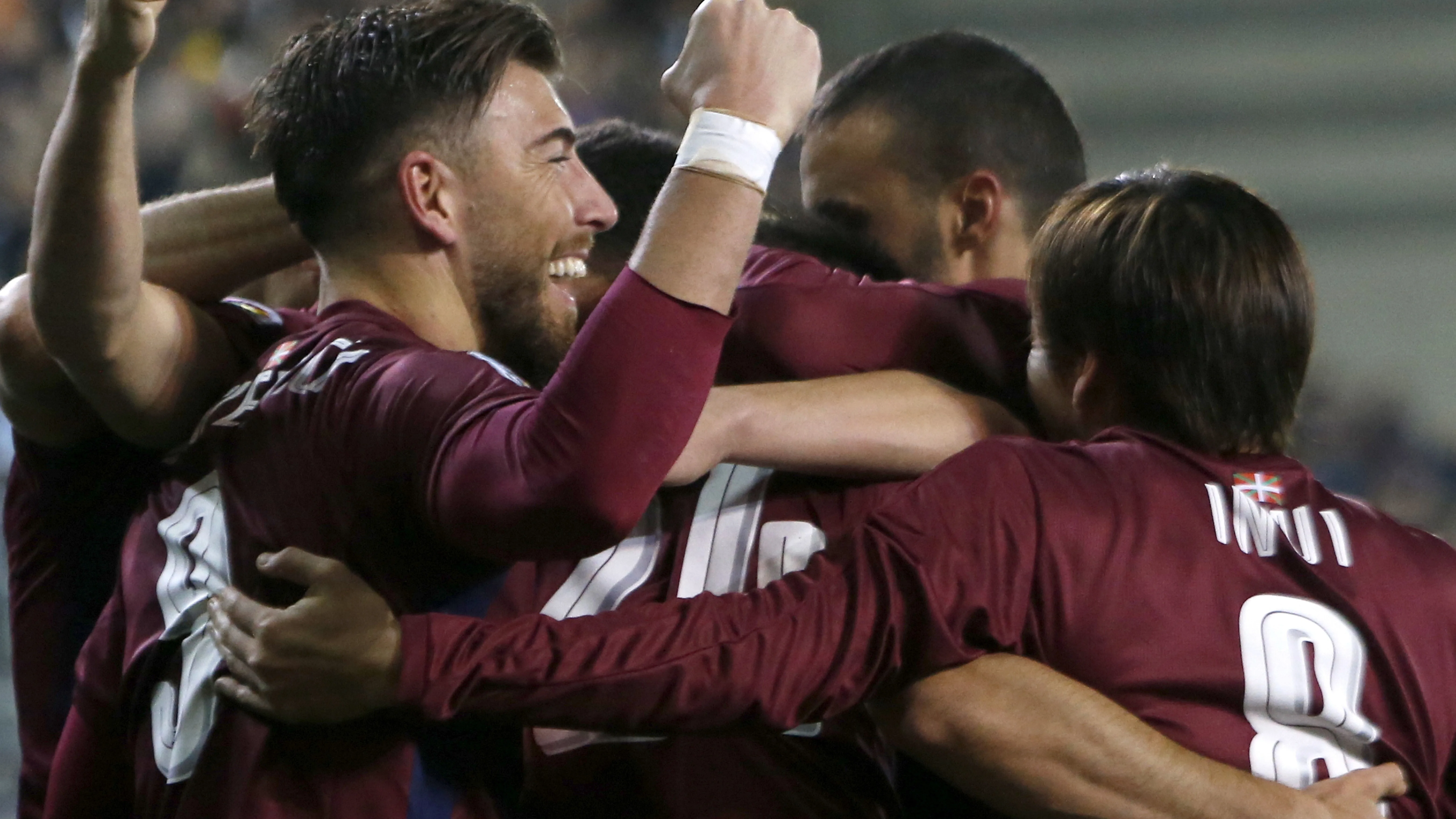 Los jugadores del Eibar celebran uno de los goles contra el Málaga