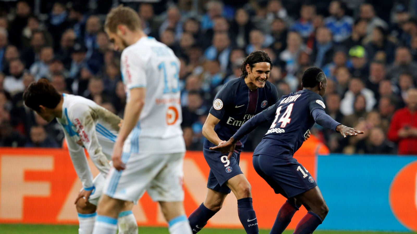 Cavani y Matuidi celebran un gol