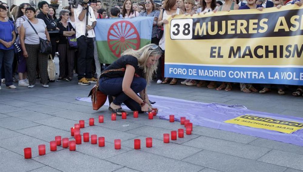 Un momento de una concentración contra la violencia machista en la Puerta del Sol de Madrid
