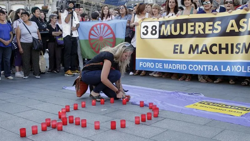 Un momento de una concentración contra la violencia machista en la Puerta del Sol de Madrid