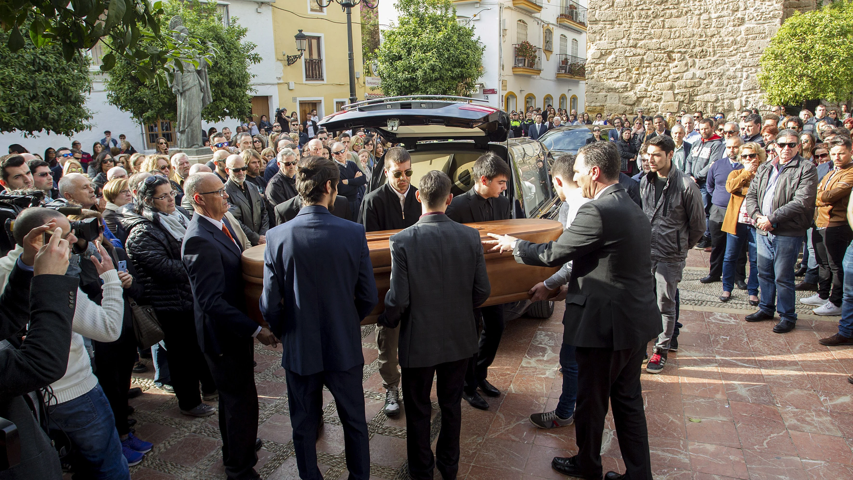 Funeral de Pablo Ráez Funeral de Pablo Ráez